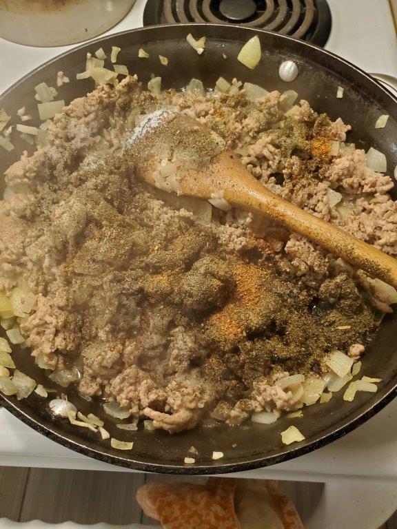 Meat for Cypriot pasta bake