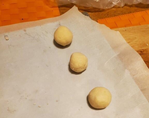 Uncooked cheese bread