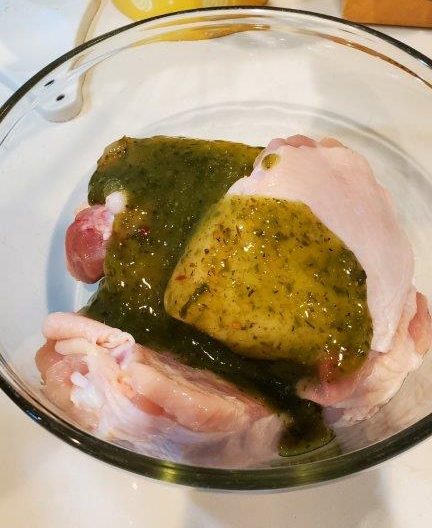 Chicken with green sauce